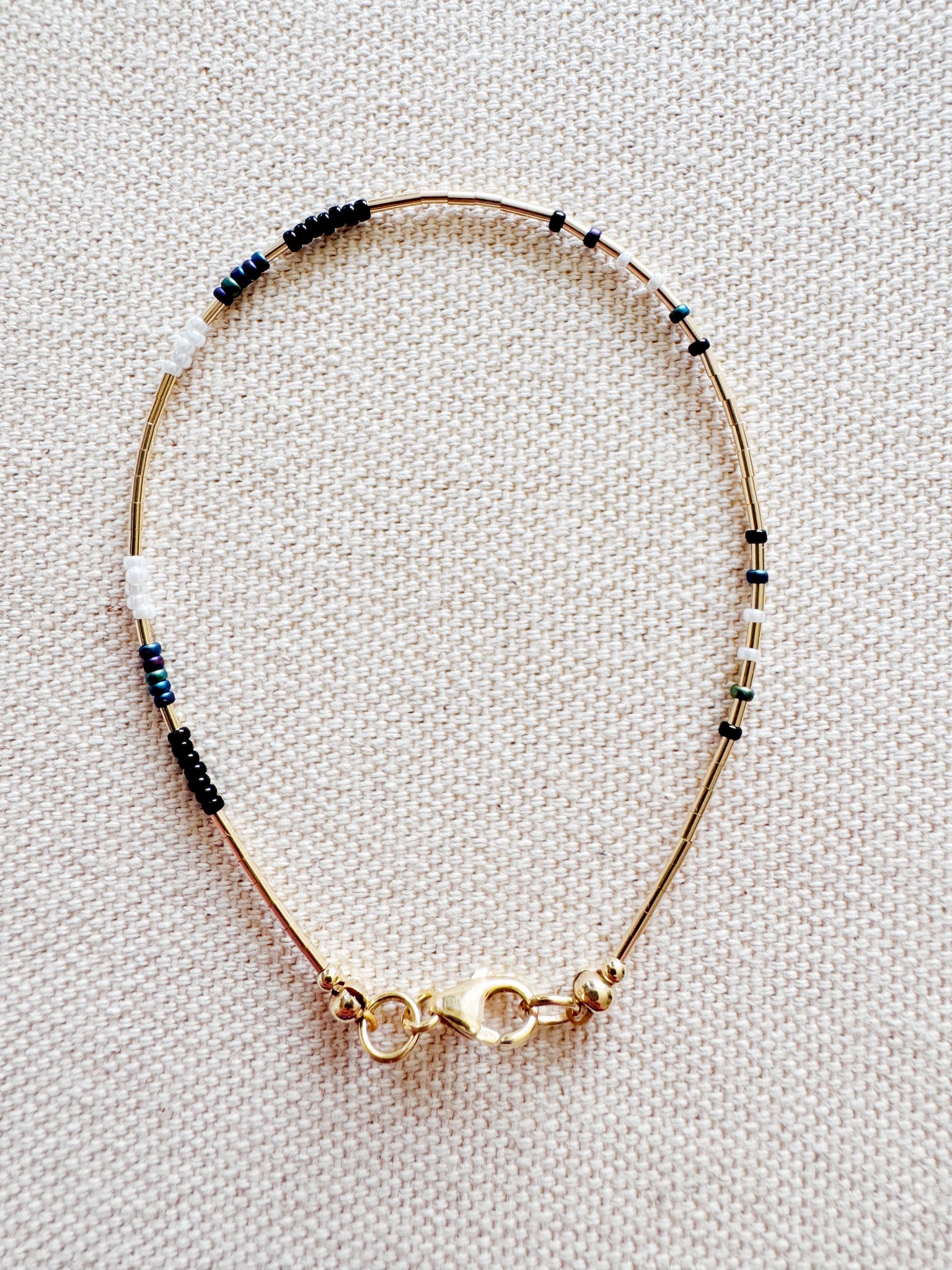 Ocaso Clasped Bracelets