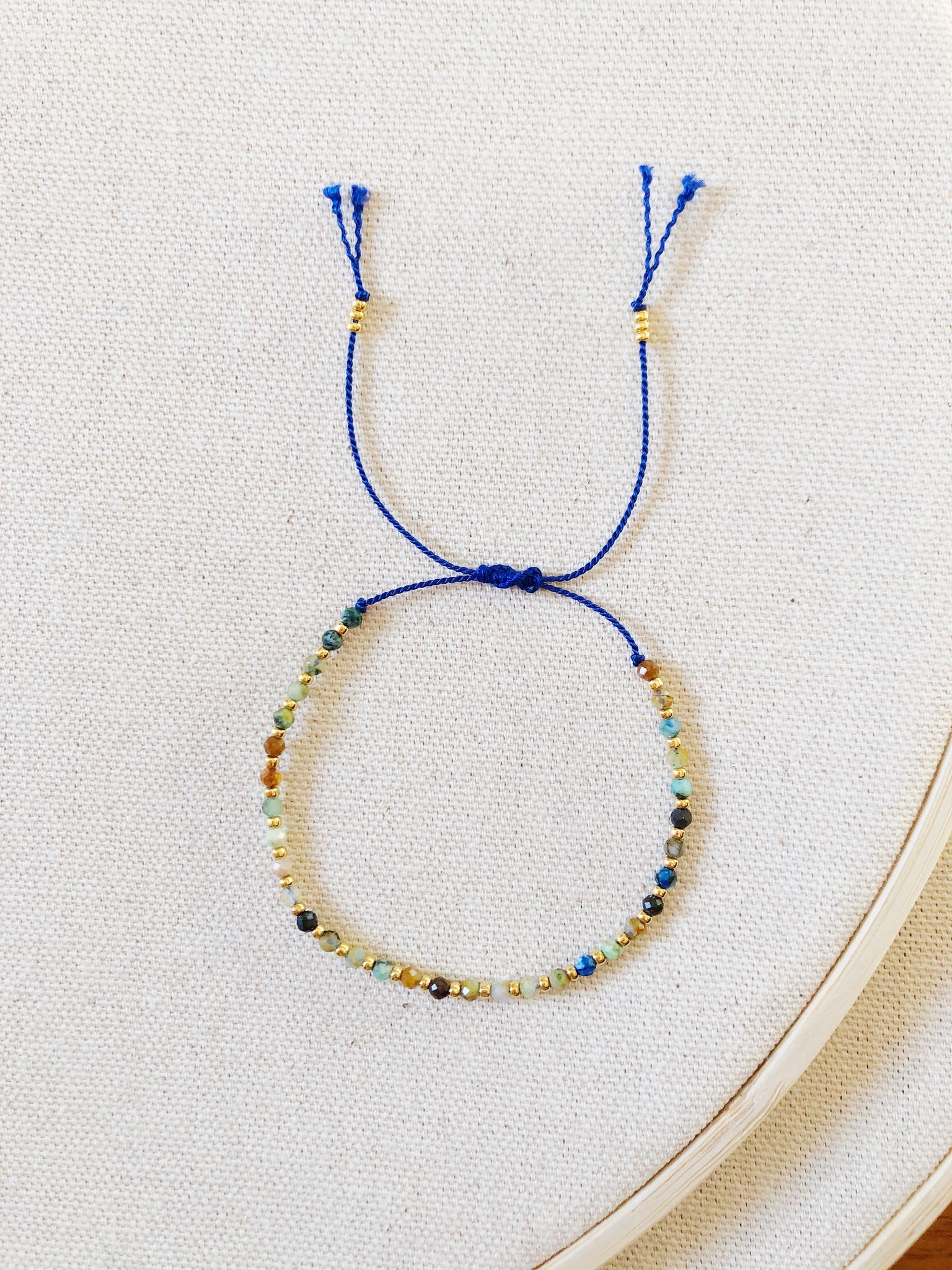 Anhelo single bracelets with chrysocolla beads