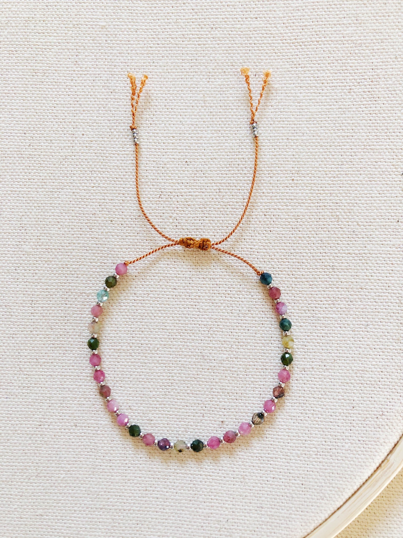 Anhelo single bracelet with tourmaline beads